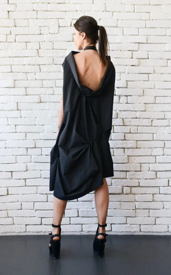 Extravagant Black Dress With Open Back